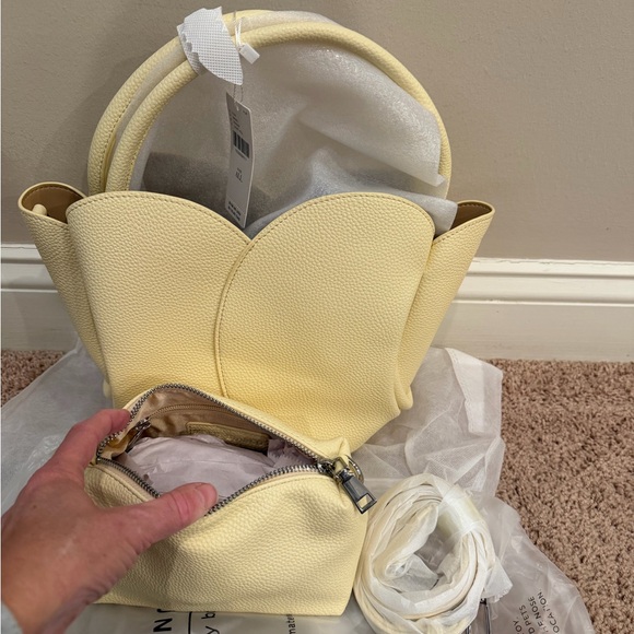 NWT new melie bianco Anthropologie tulip crossbody handle bag and Pouch yellow - Picture 3 of 17